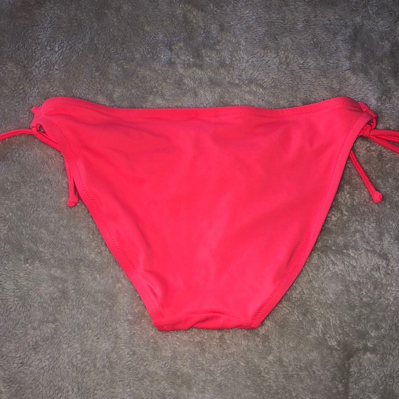Victoria’s Secret bikini bottoms - Picture 2 of 7